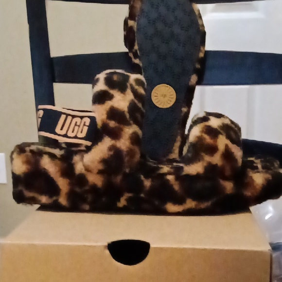 WOMEN'S UGGS SZ.7 PANTHER PRINT - Picture 4 of 4